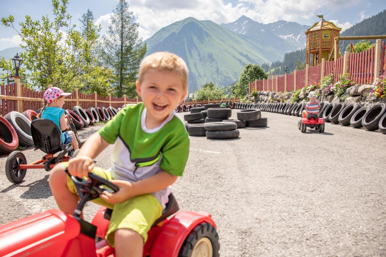 Familotel Kaiserhof - Families Only Berwang Eksteriør bilde